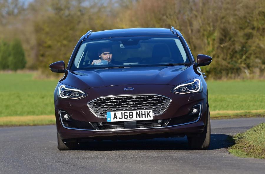  Ford Focus Vignale Estate 2018 года  (UK) (фото 6 из 18)